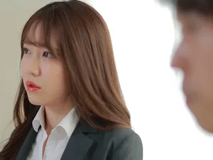 Mỗi lần vợ yêu tôi đi tắm, thì em gần nhà cạnh bên lại sang làm tình