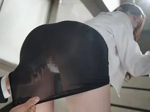 Bố làm tình vợ của con trai mỗi ngày khi con trai vừa đi công tác