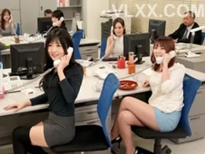 Anh nhân viên may mắn được chị quản lý dẫn về nhà khi chồng yêu đã đi vắng